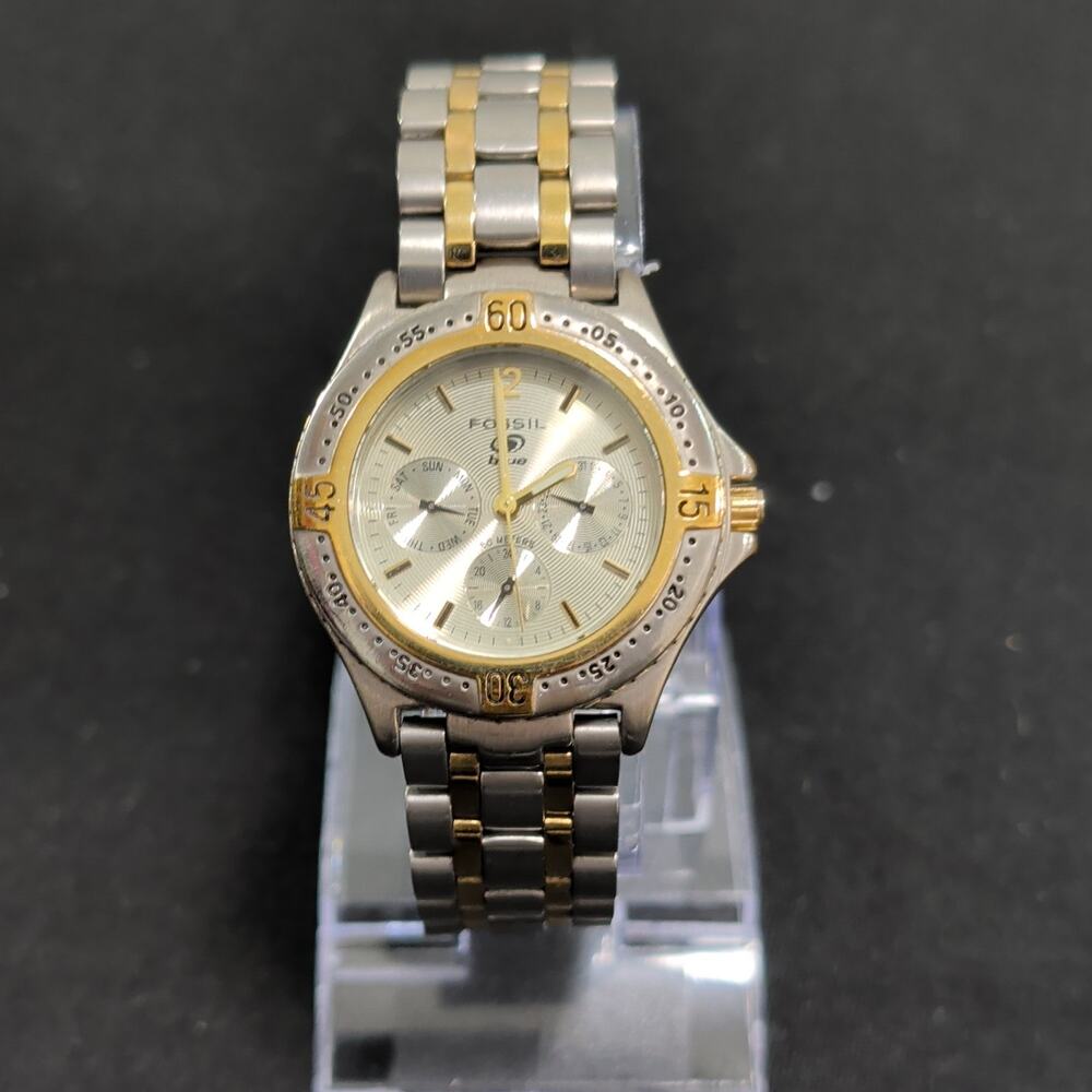 Men's Vintage Fossil Blue BQ 9037 37mm 7.75" Wrist New Battery Runs Perfect (E5)